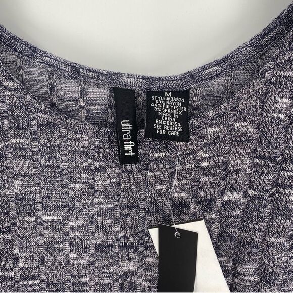 Ultra Flirt Women’s Scoop neck and Back Ribbed Knit Long Sleeve Top size M - Picture 2 of 3